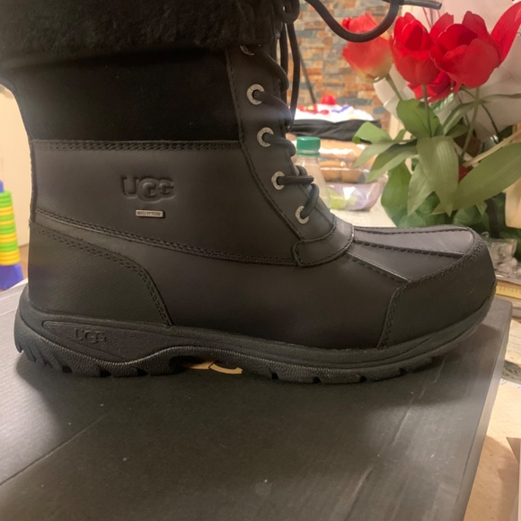 Brand new Men’s Ugg boots